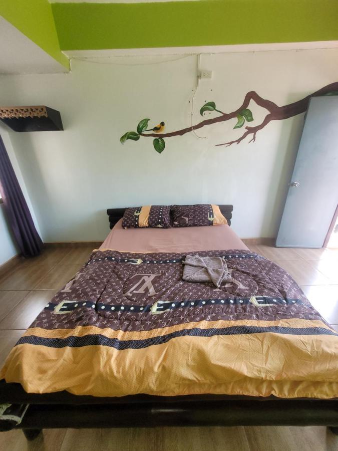Psiloceye Weed Bar Restaurant & Guesthouse Чиангмай Экстерьер фото